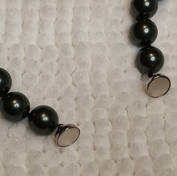 Tahitian Color Shell Pearl Necklace - Picture 2 of 4